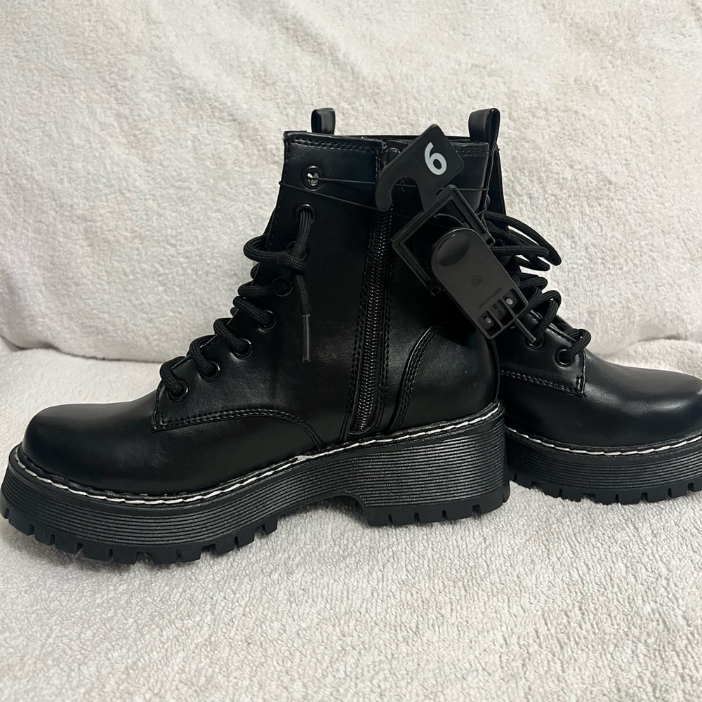 No Boundaries Black Combat Boots for Women - Picture 8 of 8